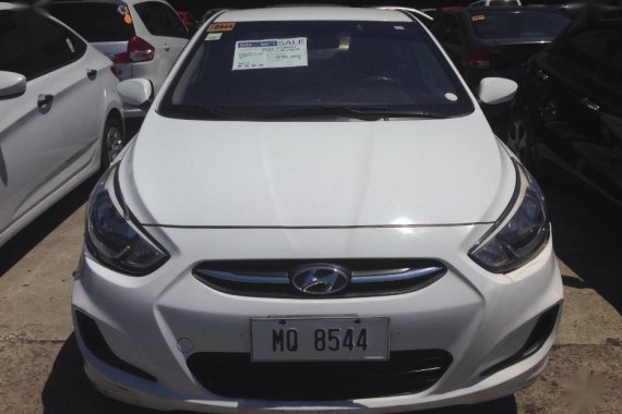 Sell White 2016 Hyundai Accent at Manual Diesel at 30000 km in Quezon City