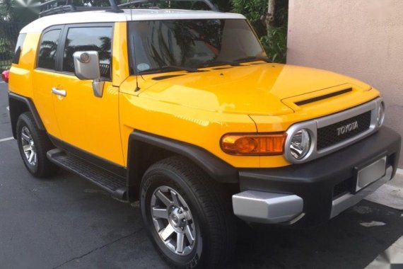 Selling 2nd Hand Toyota Fj Cruiser 2015 at 14000 km in Pasig