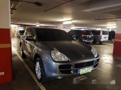 Grey Porsche Cayenne 2006 at 65000 km for sale 