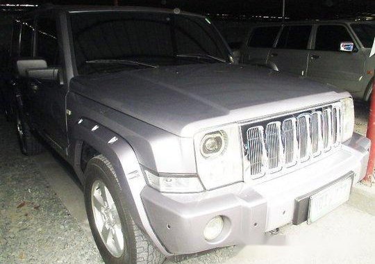 Selling Silver Jeep Commander 2010 at 40681 km 