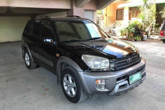 Selling Black Toyota Rav4 2000 in Quezon City