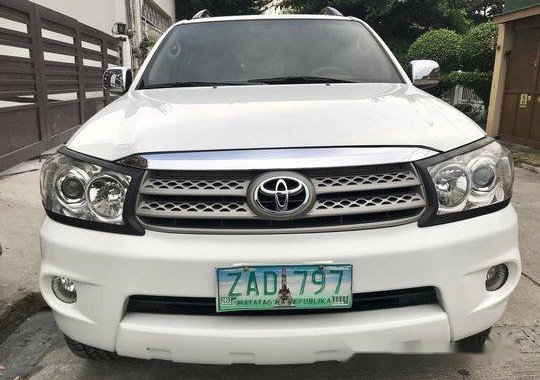 Selling White Toyota Fortuner 2005 Automatic Gasoline at 78000 km in Parañaque