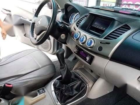 Selling 2nd Hand Mitsubishi Strada 2007 in Cebu City