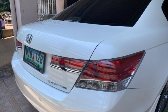 2nd Hand 2013 Pearl White Honda Accord for sale in Makati