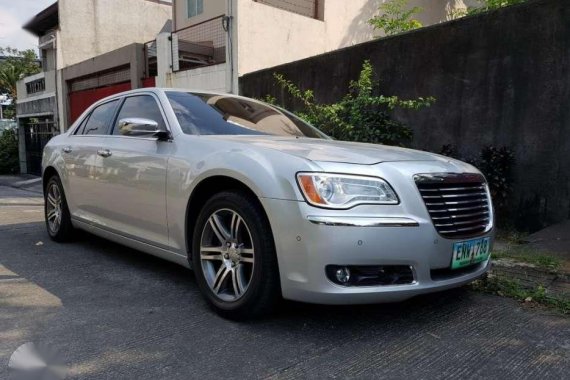 Selling Chrysler 300c 2013 Automatic Gasoline in Marikina