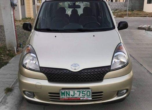 Selling 2nd Hand Toyota Echo Verso 2000 in Malabon