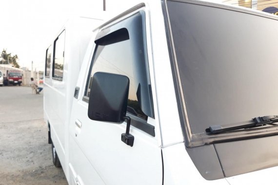 Selling 2nd Hand 2010 Mitsubishi L300 Van White 