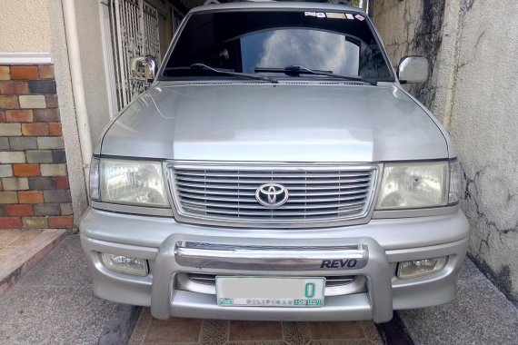 Selling 2nd Hand Toyota Revo 2002 Automatic