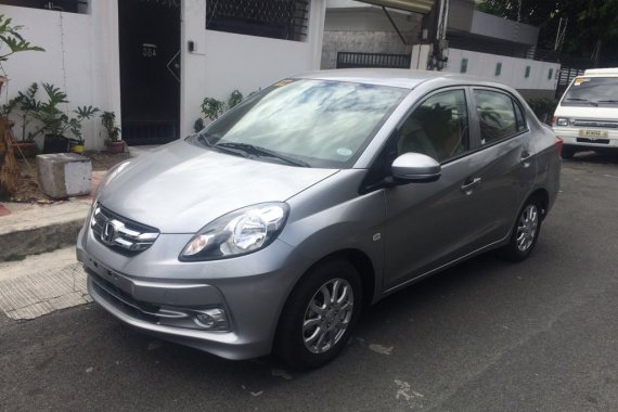 Selling 2nd Hand 2016 Honda Brio Amaze 6000 km 