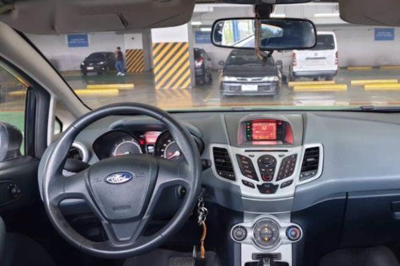 Selling Black Ford Fiesta 2011 Manual Gasoline in Santa Rosa