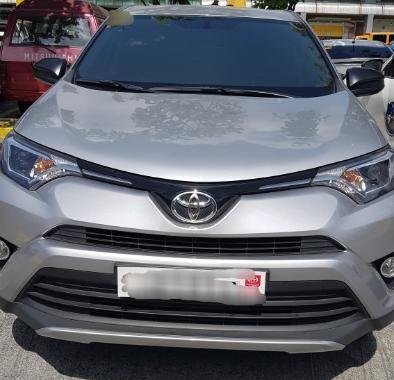 Selling Used Toyota Rav4 2017 in Quezon City