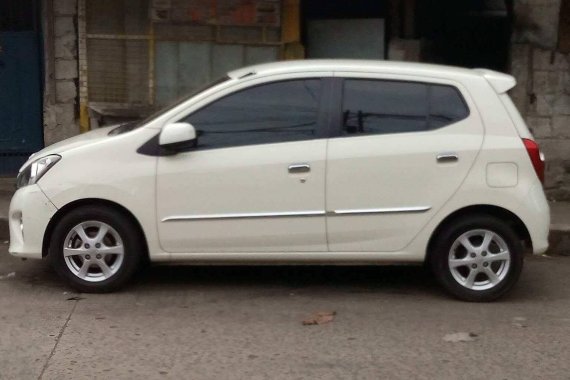 Selling White 2015 Toyota Wigo Automatic at 15000 km