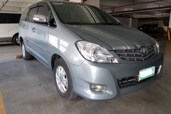 Selling 2nd Hand 2009 Toyota Innova Automatic Gray