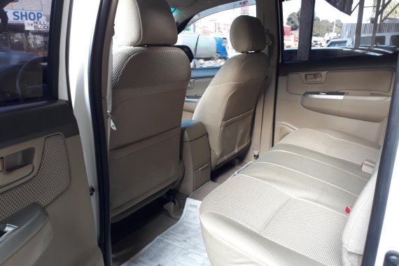 Selling 2nd Hand 2013 Toyota Hilux Manual White