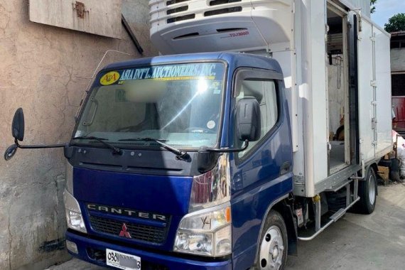 Selling Mitsubishi Fuso 2006 Van Manual Diesel in Pasig