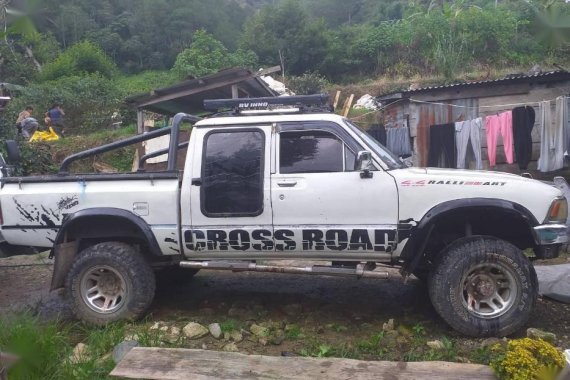 Selling Toyota Hilux 1997 Manual Diesel in La Trinidad