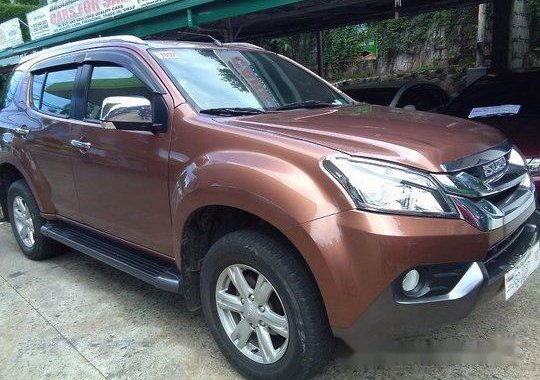 Brown Isuzu Mu-X 2016 at 37942 km for sale in Tanay 