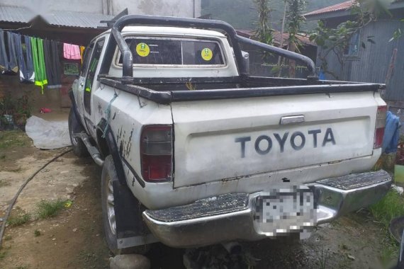 Selling Toyota Hilux 1997 Manual Diesel in La Trinidad