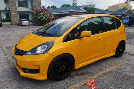 2nd Hand Honda Jazz 2012 Automatic Gasoline for sale in Cainta