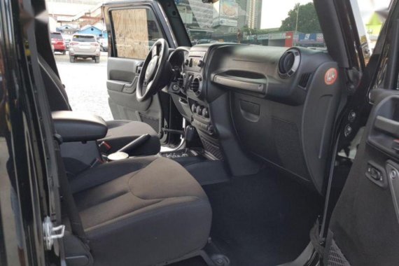 Selling 2nd Hand Jeep Wrangler Unlimited 2016 in Taguig