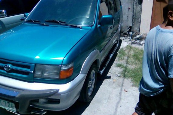 Selling 2nd Hand Toyota Revo 2001 in Las Piñas