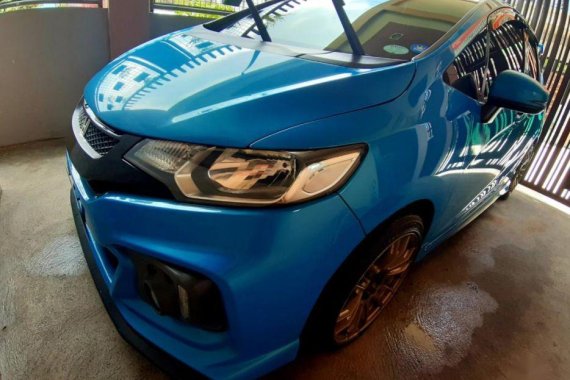 Selling 2nd Hand  Honda Jazz 2015 in Balagtas