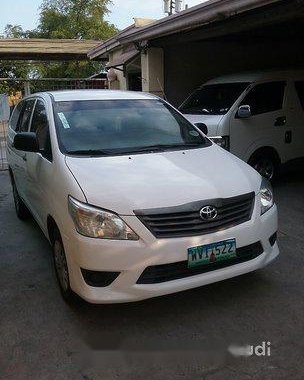 White Toyota Innova 2013 for sale in Tarlac 