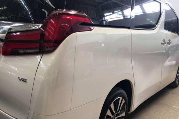 Selling New Toyota Alphard 2019 in Biñan