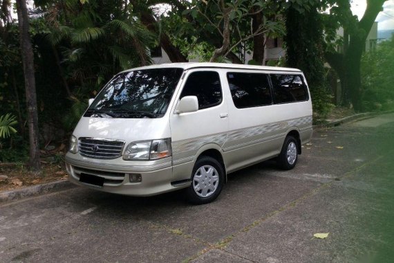 Selling 2nd Hand Toyota Hiace 2003 in Quezon City