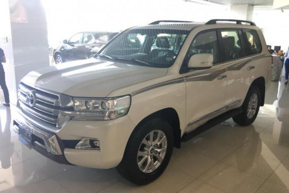 Selling Brand New Toyota Land Cruiser 2019 in Las Piñas