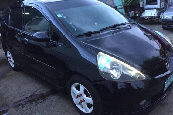 Selling 2nd Hand Honda Jazz 2006 in Manila