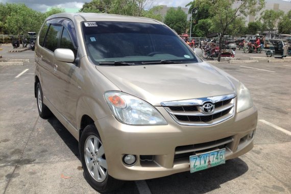 Selling Toyota Avanza 2009 model Automatic in Lucena City