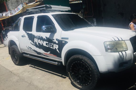 Selling 2nd Hand Truck White Ford Ranger 2010