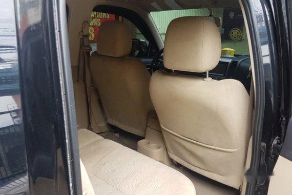 Black Ford Everest 2011 at 70000 km for sale