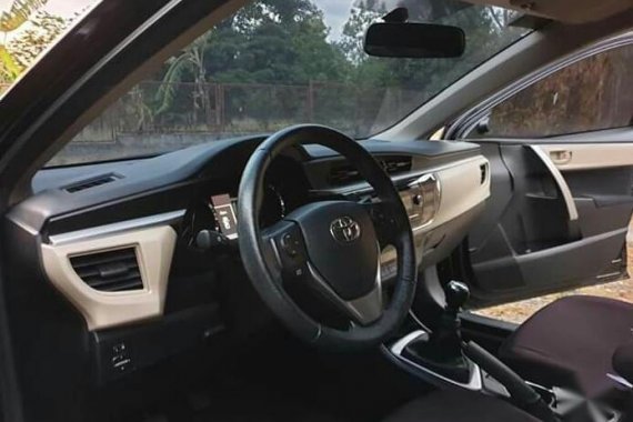 2nd Hand Toyota Altis 2016 Manual Gasoline for sale in Las Piñas