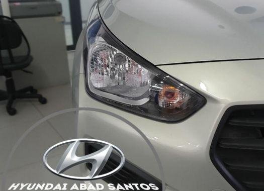 Selling Brand New Hyundai Reina in Malabon
