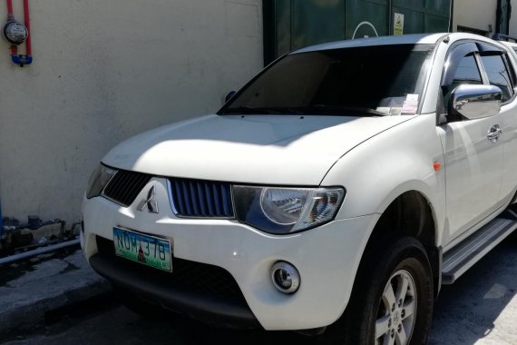 Selling Truck White 2009 Mitsubishi Strada Manual