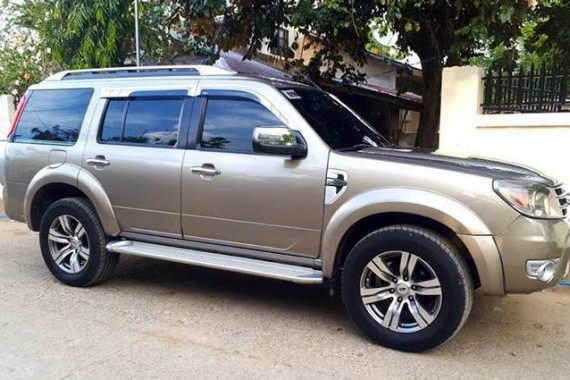 Ford Everest 2013 Diesel Automatic at 69000 km for sale