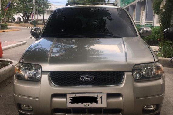 Selling 2nd Hand Ford Escape 2006 in Malolos