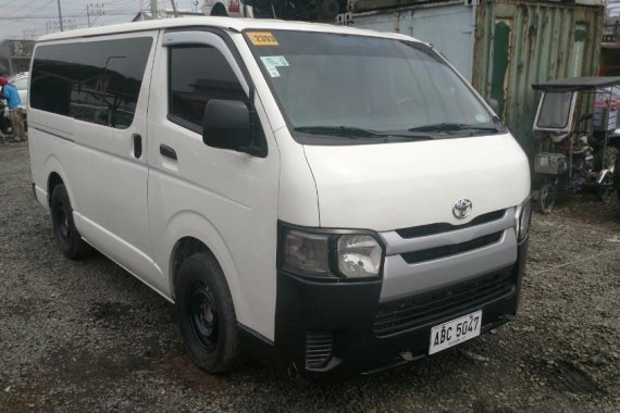 Sell 2nd Hand 2015 Toyota Hiace Manual Diesel at 37000 km in Cainta