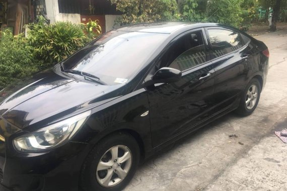 Selling Hyundai Accent 2012 Automatic Gasoline in Bacoor