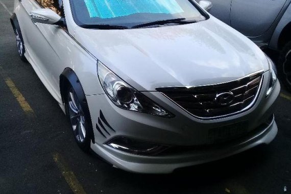 Selling 2nd Hand Hyundai Sonata 2011 Automatic Gasoline at 61000 km in Manila