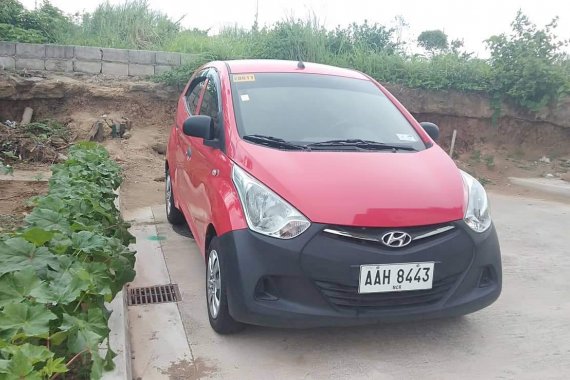 Selling Hatchback Red Hyundai Eon 2014