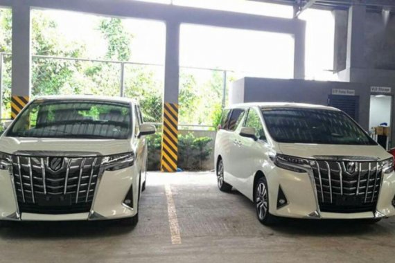 Selling Brand New Toyota Alphard 2019 in Makati