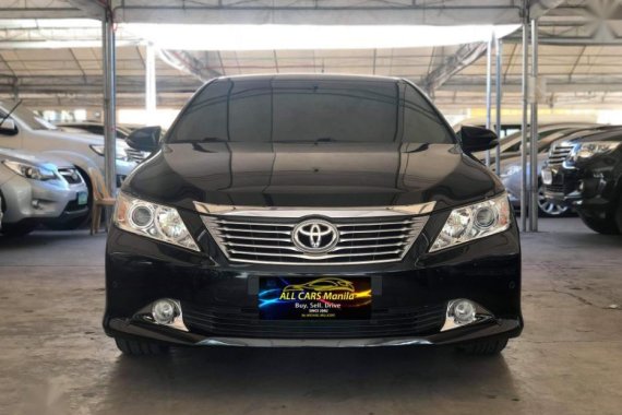 Selling 2nd Hand Toyota Camry 2014 Automatic Gasoline at 28000 km in Makati