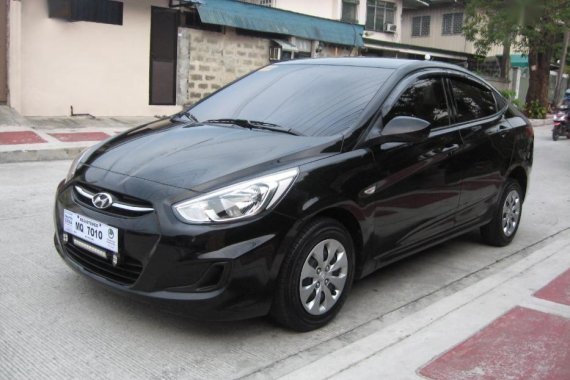 Selling 2nd Hand Hyundai Accent 2016 at 32800 km in Quezon City