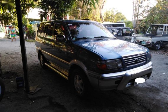 Selling Toyota Revo 2000 Automatic Gasoline in Kawit