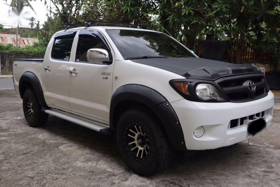 Selling 2nd Hand Toyota Hilux 2009 in Lipa