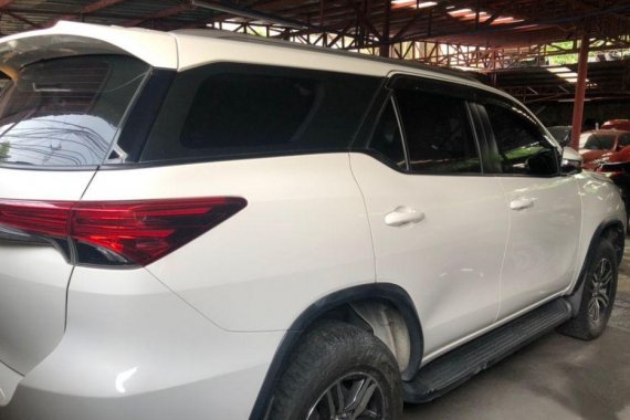 White Toyota Fortuner 2017 for sale in Quezon City