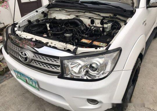 Sell White 2005 Toyota Fortuner in Paranaque 